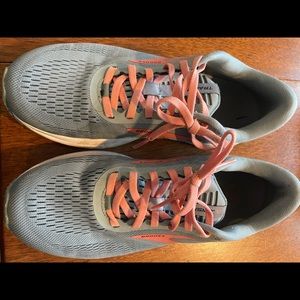 Brooks Transmit Runner